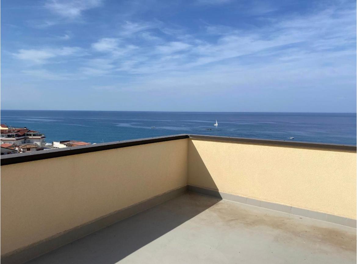 Casa Vacanze Il Nido Capo dʼOrlando Exterior foto